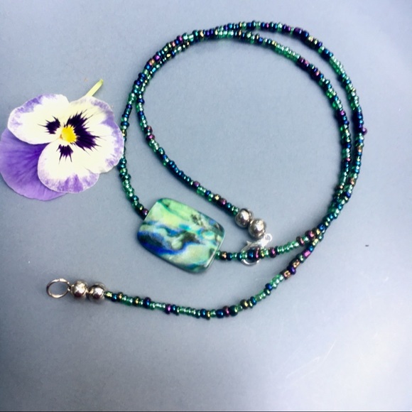 Natural shell green blue necklace - Picture 2 of 8